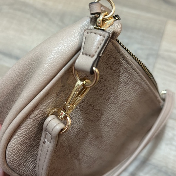 Juicy Couture Flawless Mini tan Wristlet Purse new without tags - Picture 11 of 12